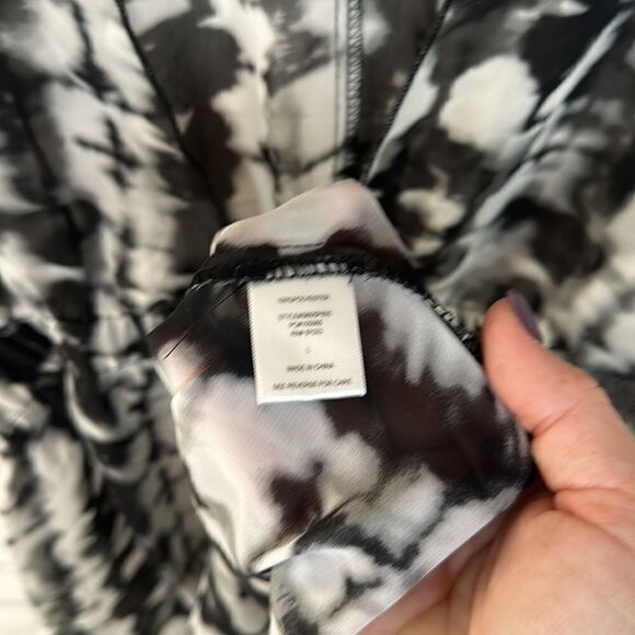 Miken Swim Black and white stir Dye Coverup Size Large - Picture 5 of 7